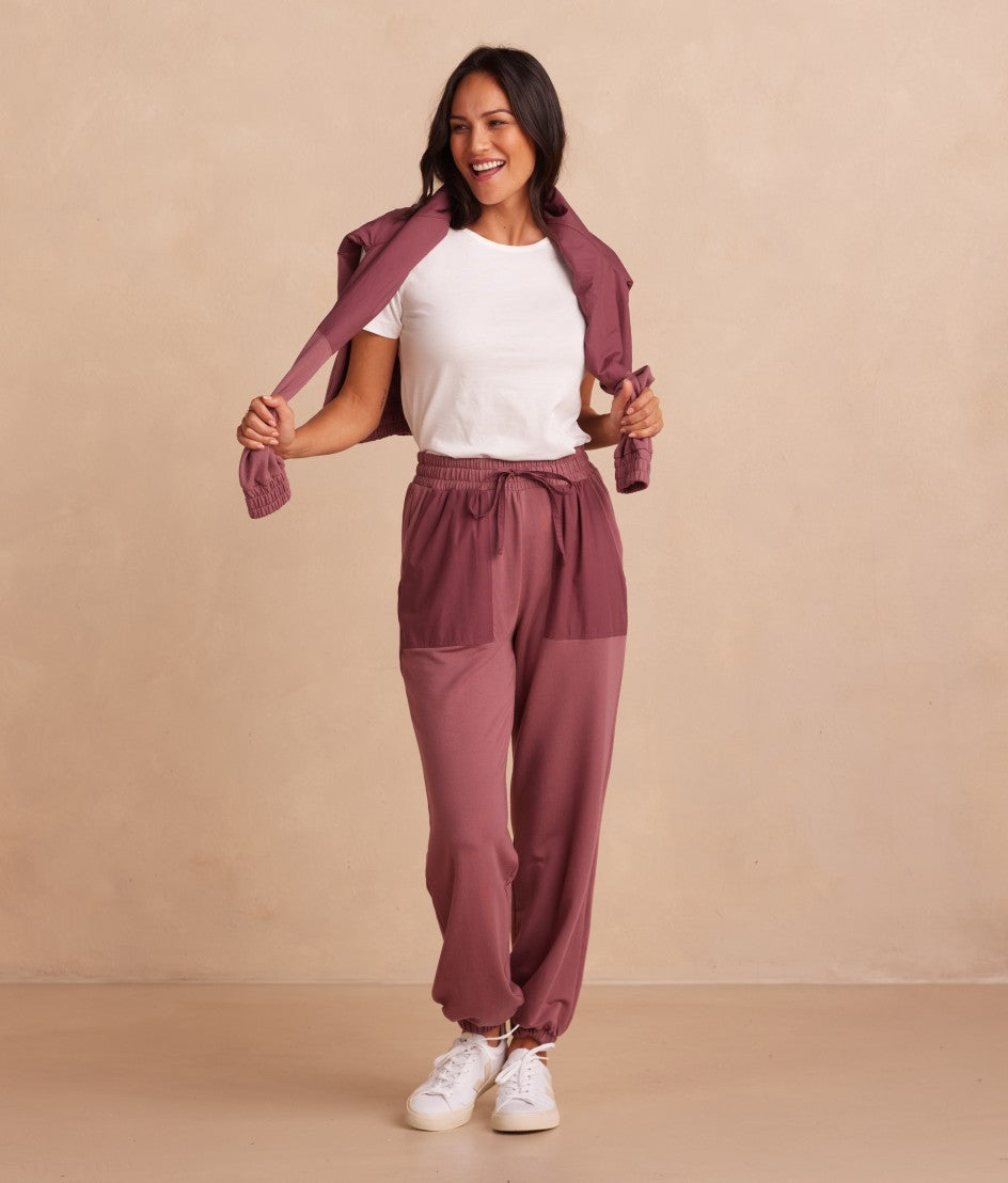 Jogger on sale wind pants